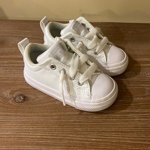 Like new baby Converse size 5c